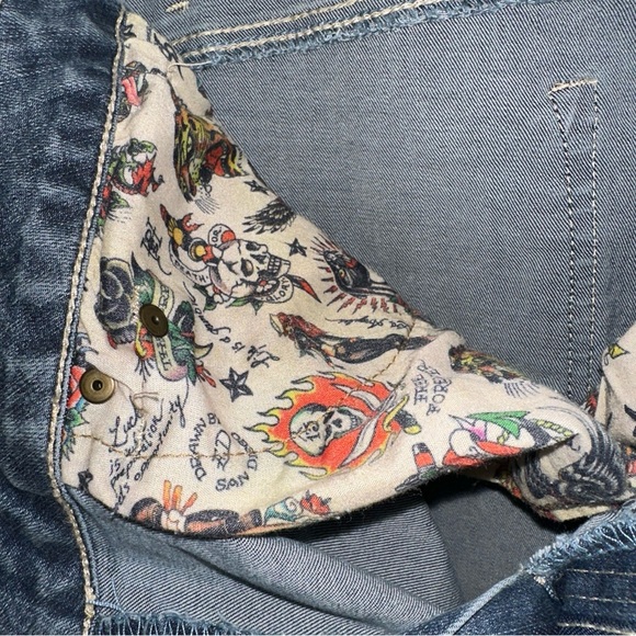 Ed Hardy Straight Leg Jeans with Embroidered Design - Picture 13 of 13